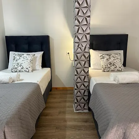 דירות העיירה רתימנו Quaint Coastal Lofts מראה חיצוני תמונה