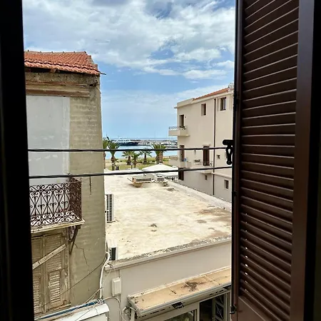 דירות העיירה רתימנו Quaint Coastal Lofts מראה חיצוני תמונה